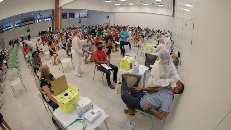 Nota técnica da SES-AM e FVS-RCP orienta que apenas pessoas com sintomas devem fazer teste rápido de Covid-19