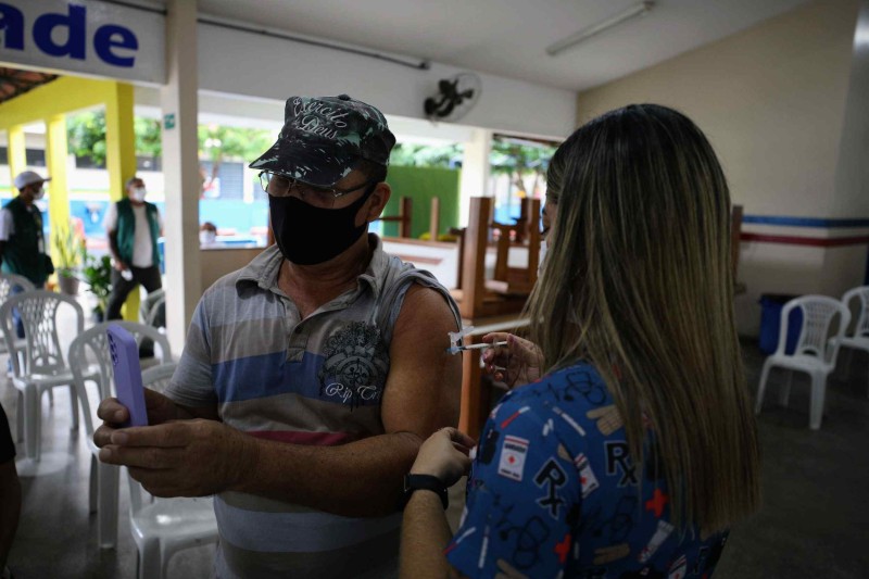 Com aproximadamente mil doses aplicadas, Carreta Vacina Amazonas segue imunizando moradores do Tarumã