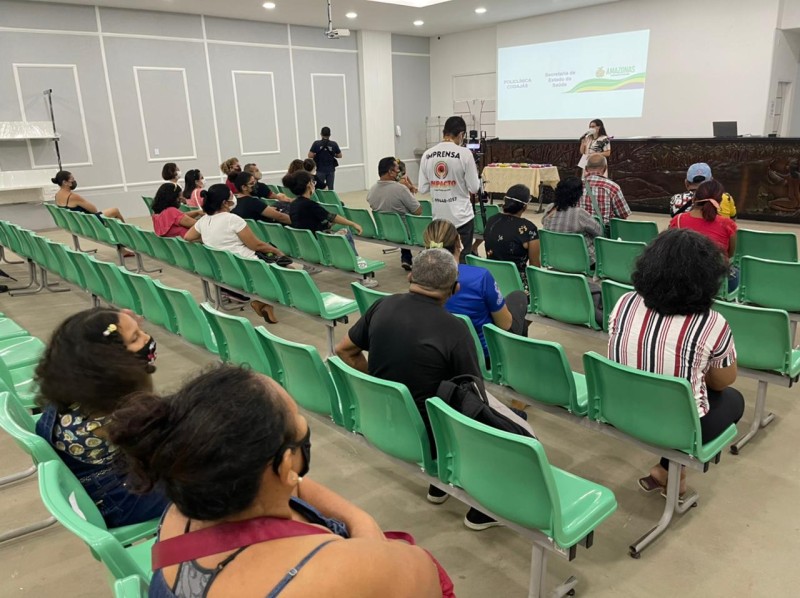 Policlínica Codajás realiza entrega de óculos de grau para pacientes do CER III