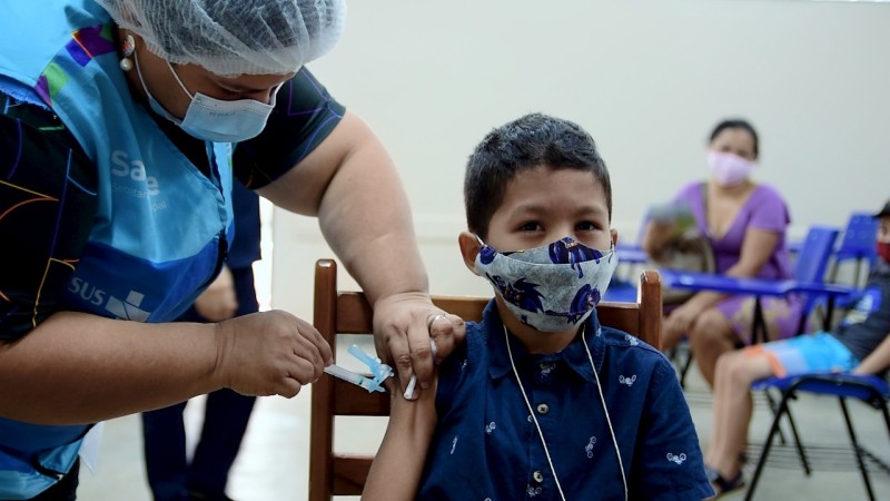 Amazonas chega a mais de 100 mil crianças de 5 a 11 anos vacinadas contra Covid-19