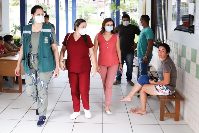 Vítimas das cheias em Cruzeiro do Sul recebem visita da Saúde
