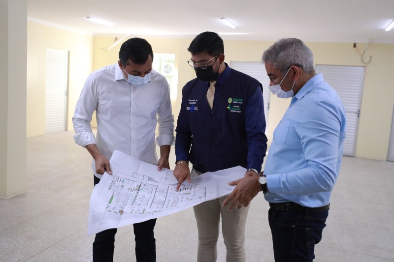 Wilson Lima vistoria obras de reconstrução do Centro Especializado em Reabilitação para pessoas com deficiência