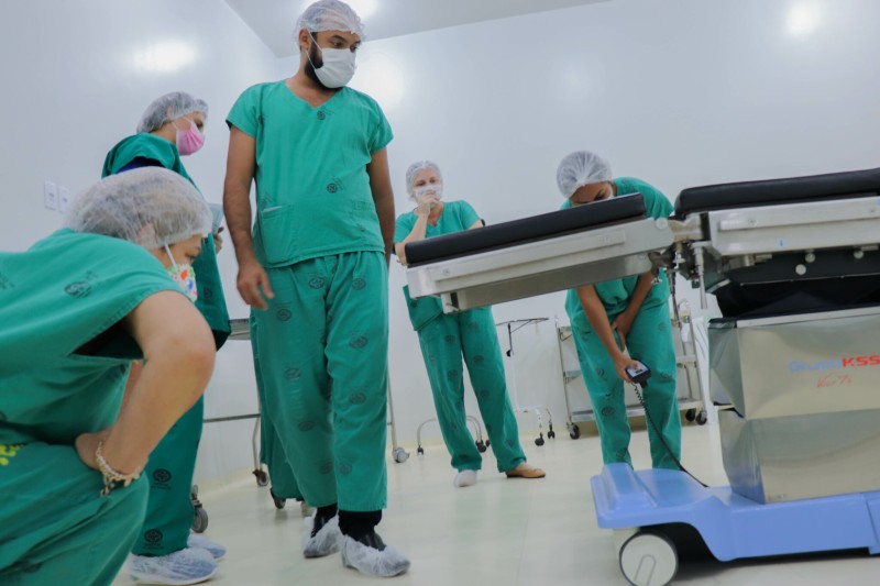 Governo instala novos equipamentos em salas cirúrgicas e se organiza para mutirões
