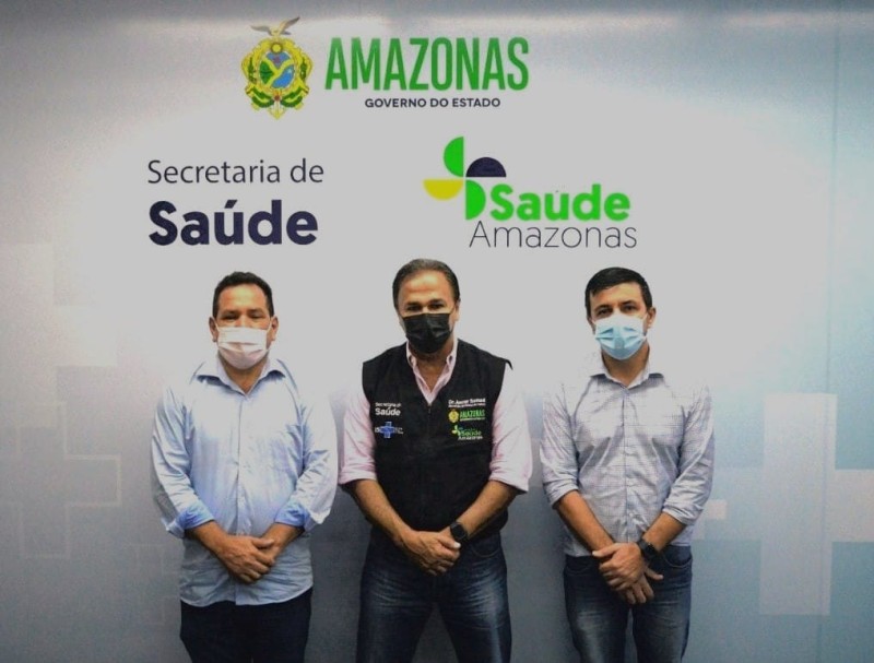 Secretário de Saúde recebe prefeito de Atalaia do Norte para discussão sobre investimentos no município