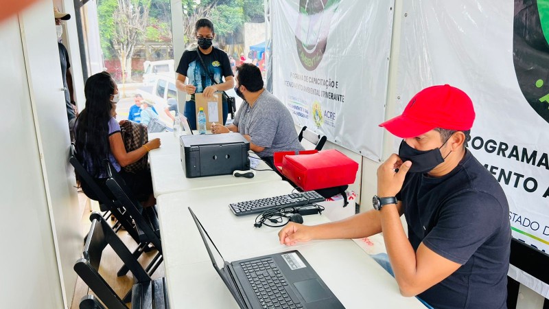 Carreta Ambiental chega a Mâncio Lima com atendimentos, capacitações e programação cultural