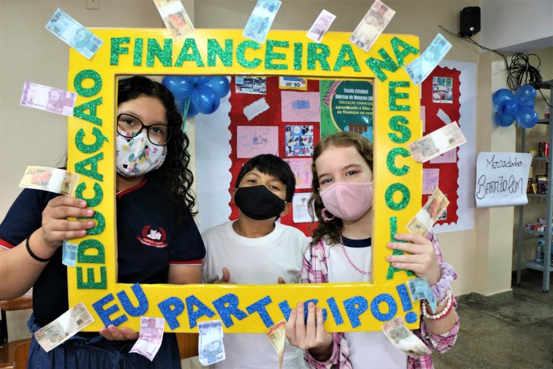 Escola estadual de Manaus trabalha educação financeira com estudantes de 10 a 12 anos