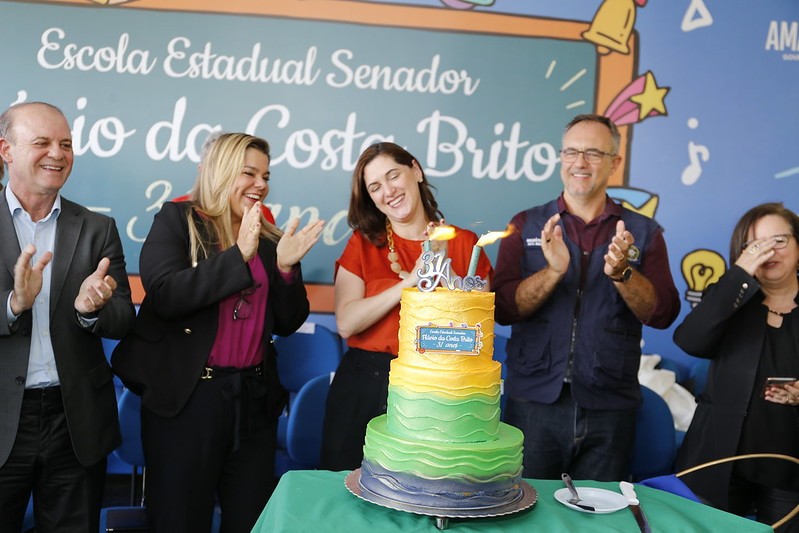 Governo do Amazonas inaugura sala inclusiva durante comemoração de 31 anos de escola estadual no bairro Compensa