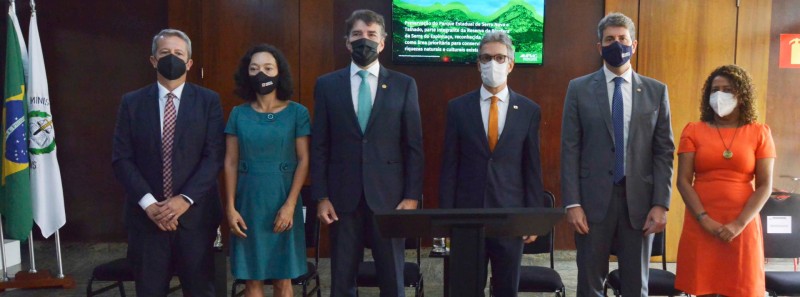 Governo de Minas e Ministério Público assinam acordo para regularização fundiária do Parque Estadual de Serra Nova e Talhado, no Norte do estado