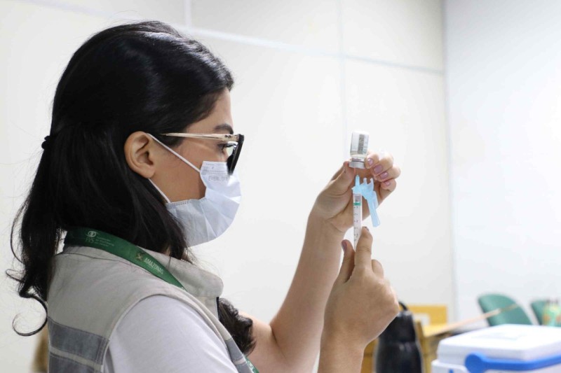 Saúde alerta para importância de idosos e profissionais de saúde se vacinarem contra influenza