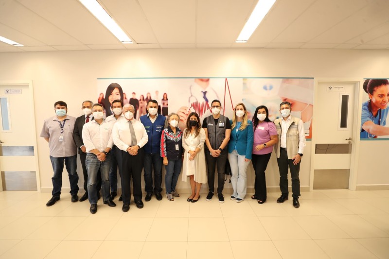 Governo do Amazonas recepciona diretora da OMS em visita ao Hospital Delphina Aziz