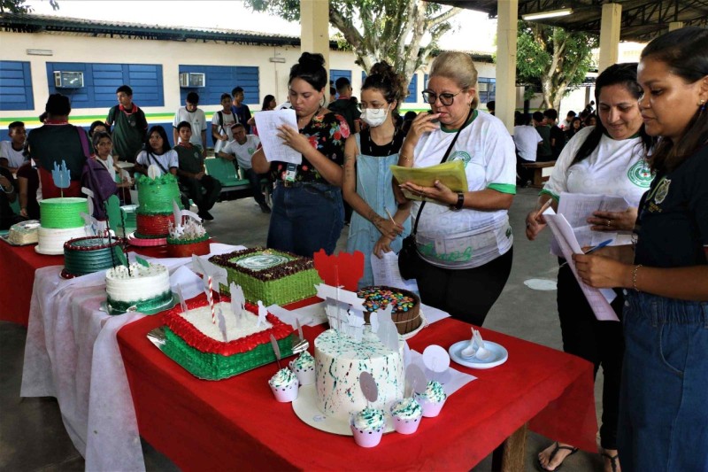 Escola da zona norte de Manaus comemora 30 anos de atuação com exposição, atividades lúdicas e concurso de bolos