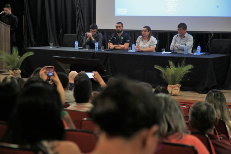 Profissionais da Saúde passam por seminário de qualificação sobre atenção primária
