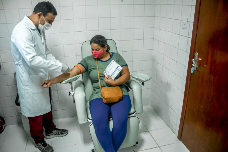 Pacientes que aguardam mutirão de cirurgias passam por exames pré-operatórios na Fundhacre