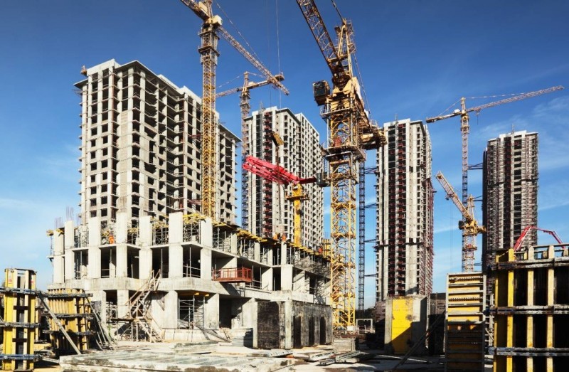 IBGE: Setor da construção emprega e paga menos desde o ano de 2010 