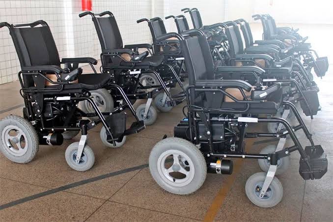 Governo sanciona lei que concede cadeira de rodas motorizada gratuita a pessoas com deficiência severa