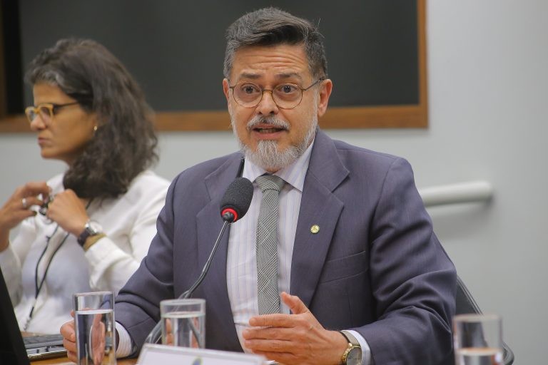 Comissão aprova projeto que proíbe preço diferenciado de seguro para pessoas com deficiência