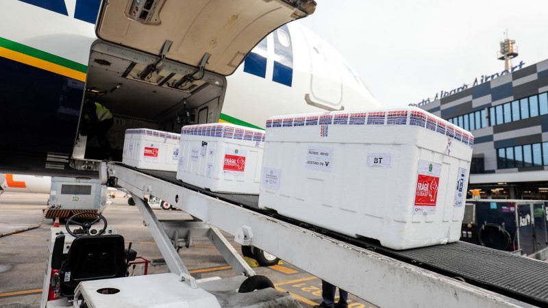 Estado recebe e distribui vacinas Coronavac nesta sexta-feira (18)