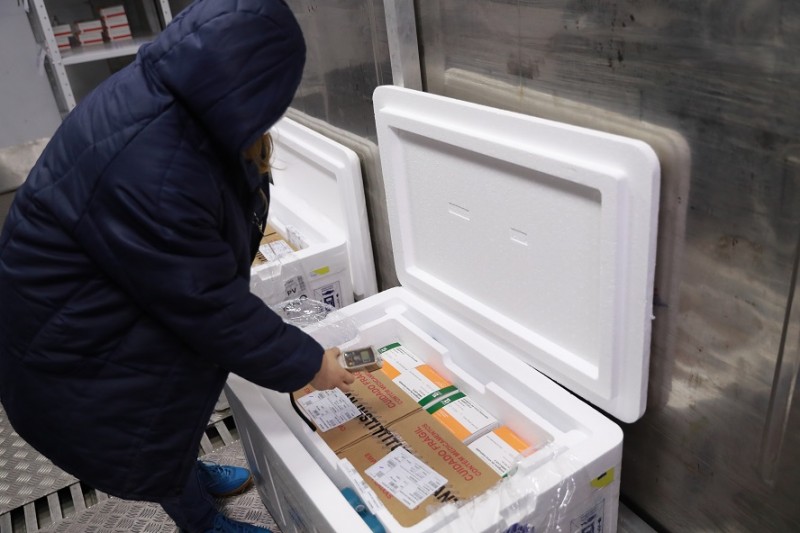 Governo do Amazonas recebe 21.800 doses da vacina CoronaVac contra a Covid-19