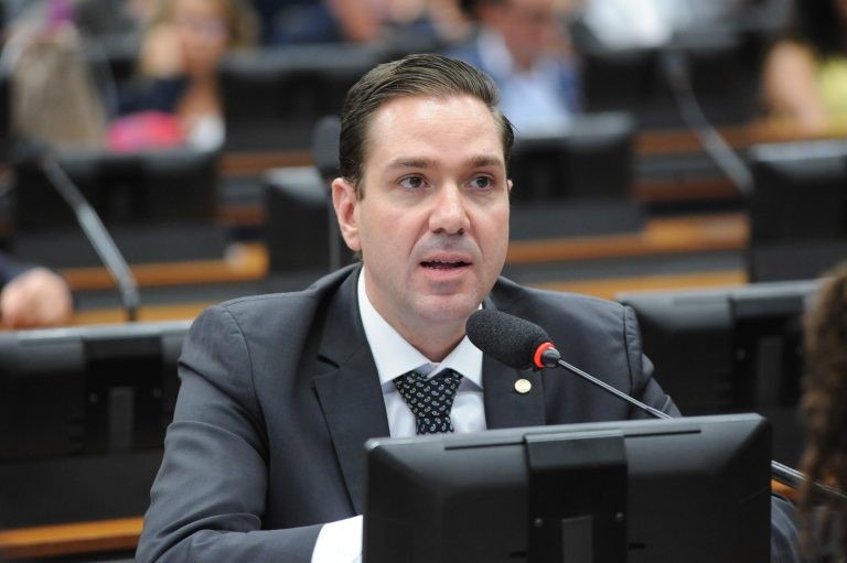 Comissão aprova instalação prévia de redes pluviais antes de pavimentar rua