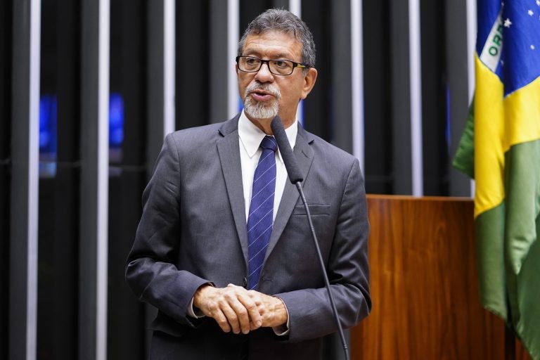 Comissão aprova regra para tributação de lucro de pessoas físicas com empresas offshore