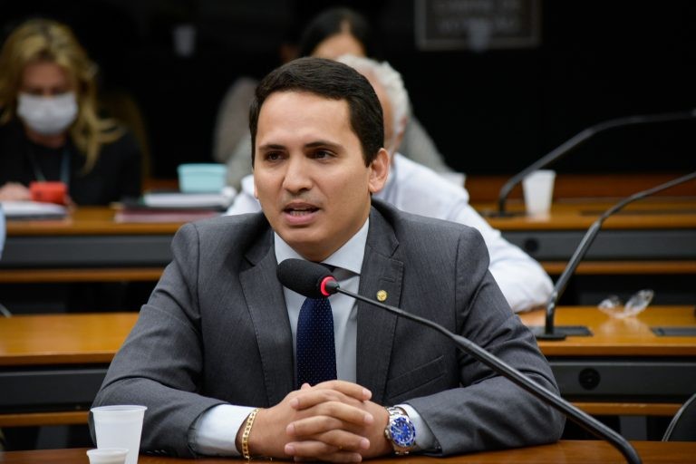 Comissão aprova projeto que libera de rodízio veículo conduzido por motorista com deficiência