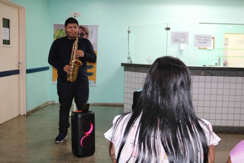 Pacientes da FCecon têm manhã de relaxamento com música
