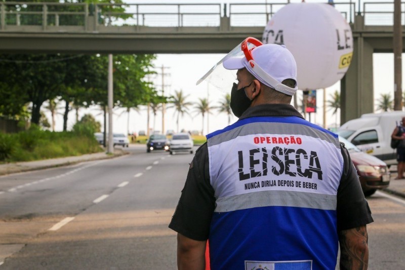Lei Seca completa 13 anos e multas nas rodovias federais caem 64%