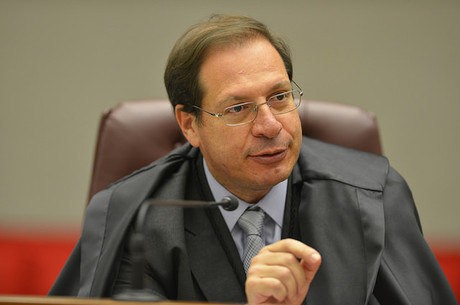 Bolsonaro terá que explicar ao TSE declarações sobre fraudes