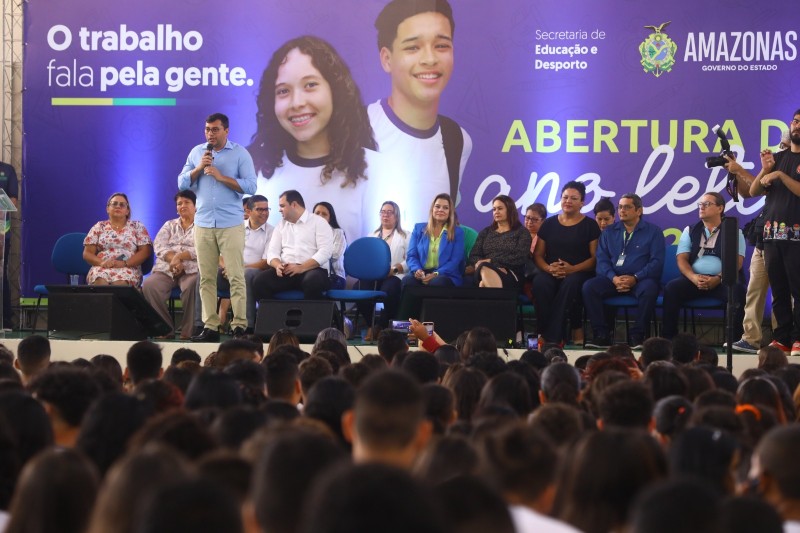 Governador dá início ao ano letivo e lança 2° fase do Novo Ensino Médio