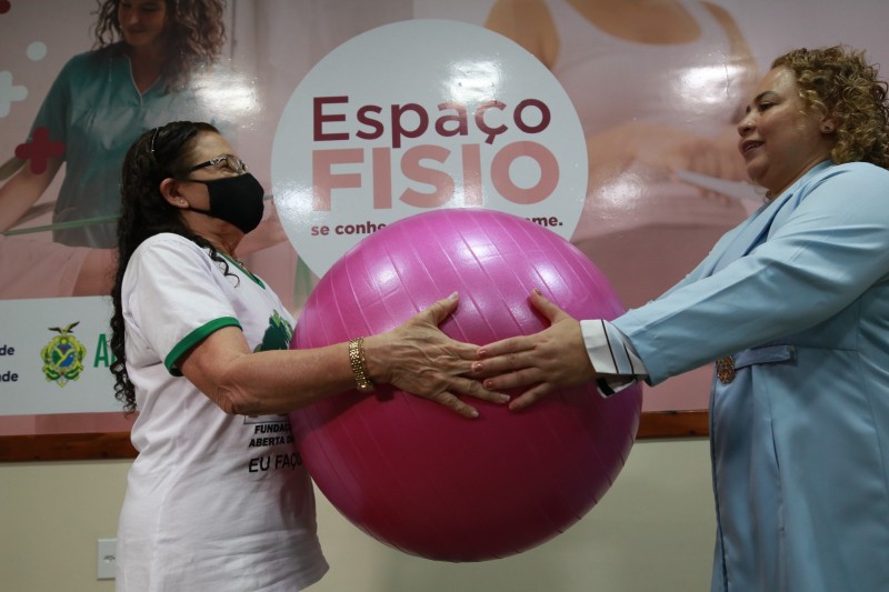 Governo do Amazonas inaugura sala de fisioterapia pélvica na FUnATI