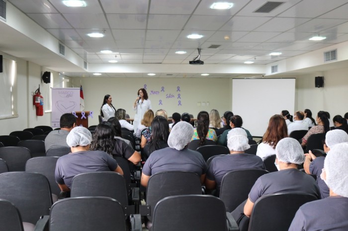 Semana da Saúde da Servidora oferece palestras e ações de beleza na FCecon