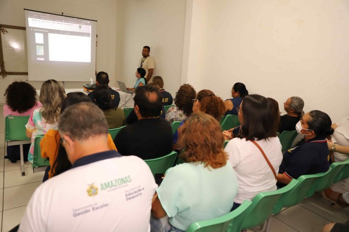 Saeb: Profissionais da educação da zona norte realizam maratona de preparação