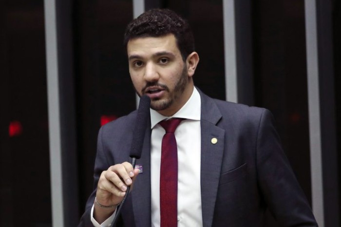 Projeto concede preferência em teletrabalho a responsável legal por pessoa com deficiência