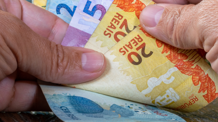 Servidores da Saúde recebem auxílio com retroativo a janeiro e fevereiro