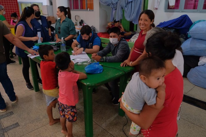 Famílias indígenas recebem atendimento de Saúde em abrigo de Rio Branco