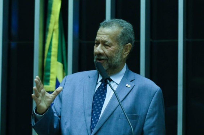 Comissão convida três ministros para explicar mudança na previsão de gastos com INSS neste ano