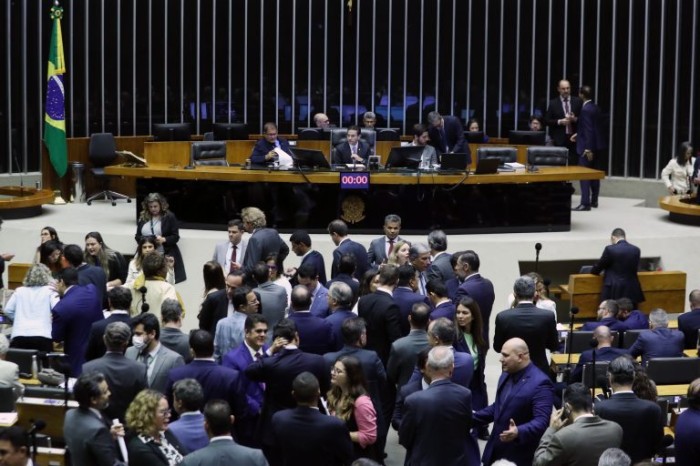 Plenário aprova urgência para dois projetos, e Ordem do Dia é encerrada
