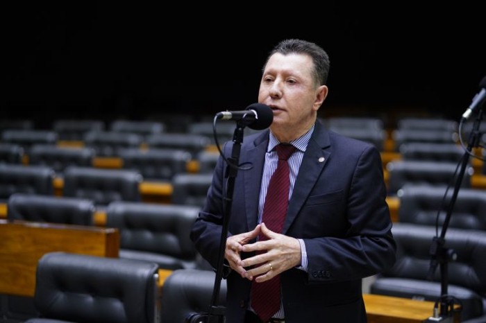 CCJ aprova homenagem a Maguito Vilela pela carreira política em Goiás