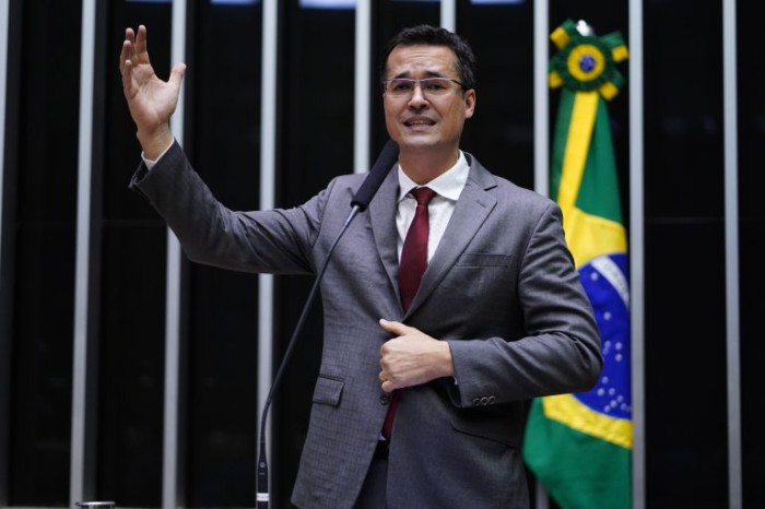 TSE declara perda de mandato do deputado Deltan Dallagnol