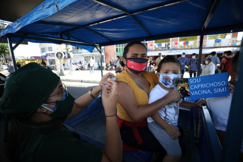 “Com a vacinação, o festival voltará mais forte”, diz tricicleiro imunizado contra a Covid-19 em Parintins