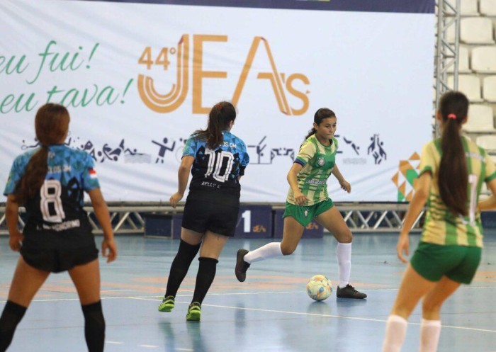 JEAs 2023: alunos atletas buscam classificação na natação e no futsal