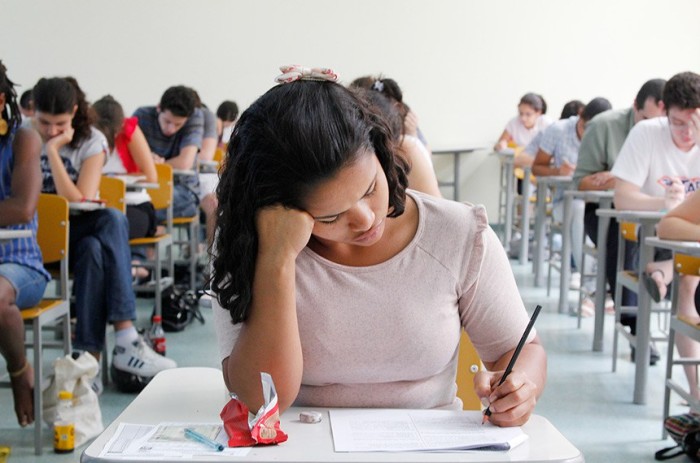 Sancionada validação segura para ensinos médio e fundamental feitos no exterior