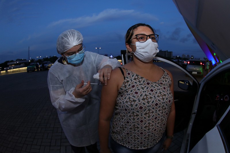 Em quatro horas, mutirão “Vacina Amazonas” supera 10 mil doses aplicadas em Manaus