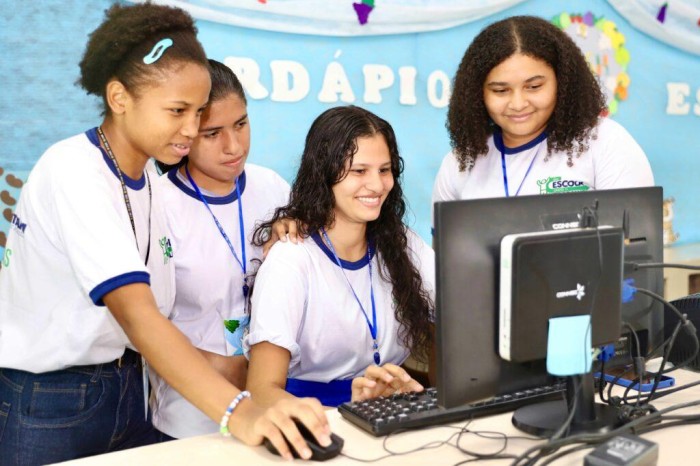 Estudantes da escola Dulcinéia Varela apresentam trabalho de conclusão do curso técnico de Desenvolvimento de Sistemas