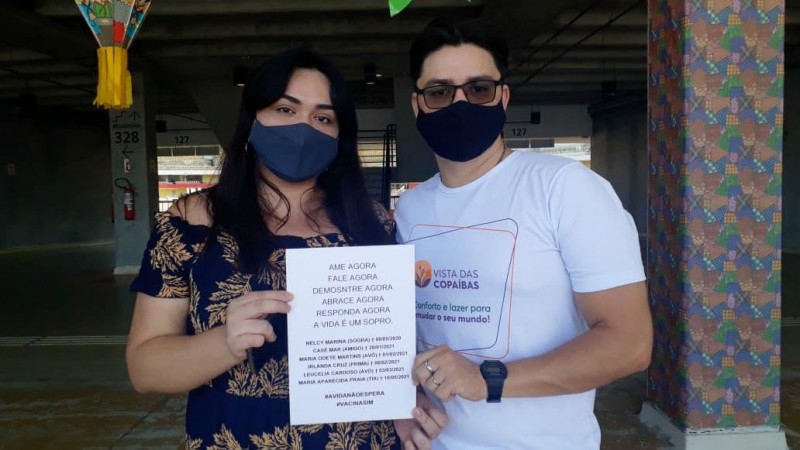 Casal homenageia parentes durante o mutirão “Vacina Amazonas”