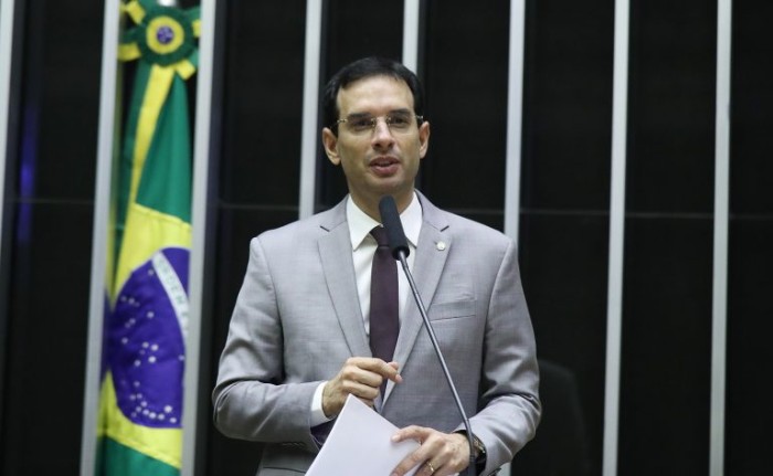 Comissão aprova projeto que obriga o MEC a divulgar na internet programas de residência médica