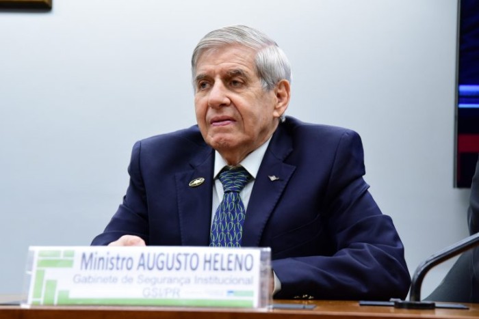 CPMI do 8 de Janeiro ouve general Augusto Heleno e condenado por colocar bomba perto de aeroporto em Brasília