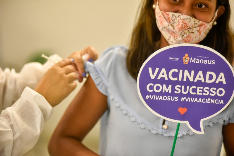 Com divisão equitativa, Estado já distribuiu mais de 1,9 milhão de primeiras doses de vacinas contra a Covid-19, sendo 50,65% para Manaus