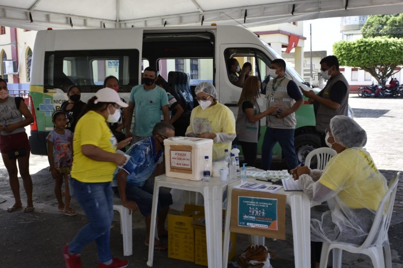 Em Urucará, servidores intensificam a campanha de vacinação junto à população