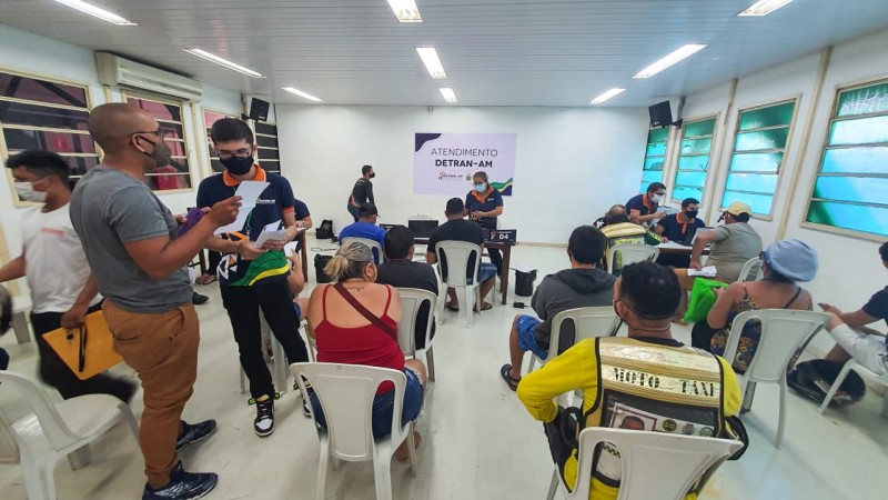 Detran-AM atende mais de 200 pessoas no primeiro dia de mutirão em Parintins
